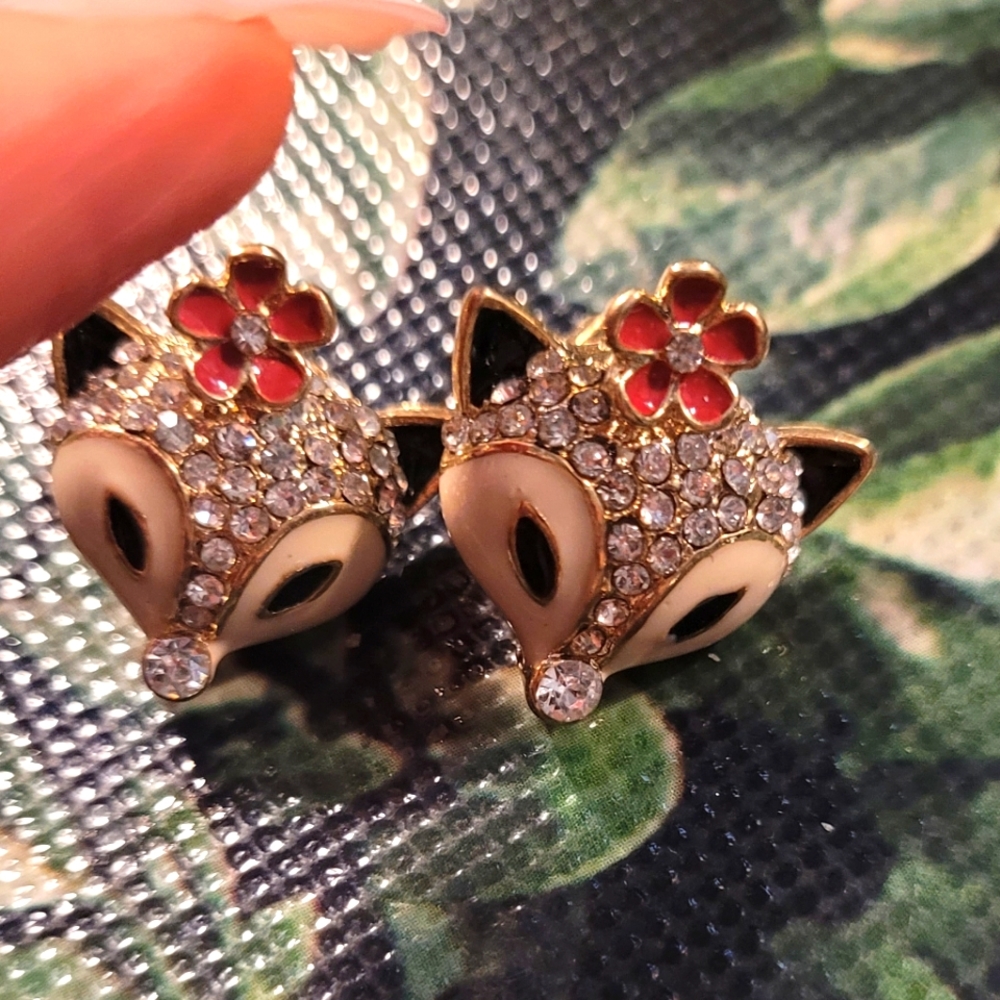 Fox Enameled Earrings with rhinestones never worn !